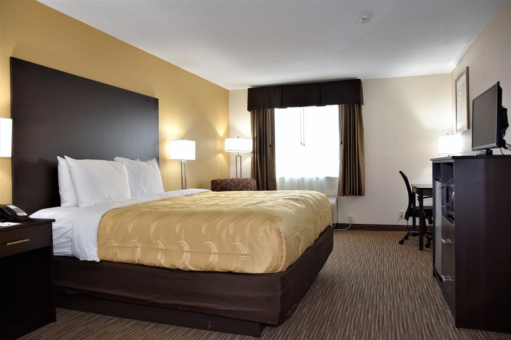 Motel 6-Metropolis, Il Kültér fotó