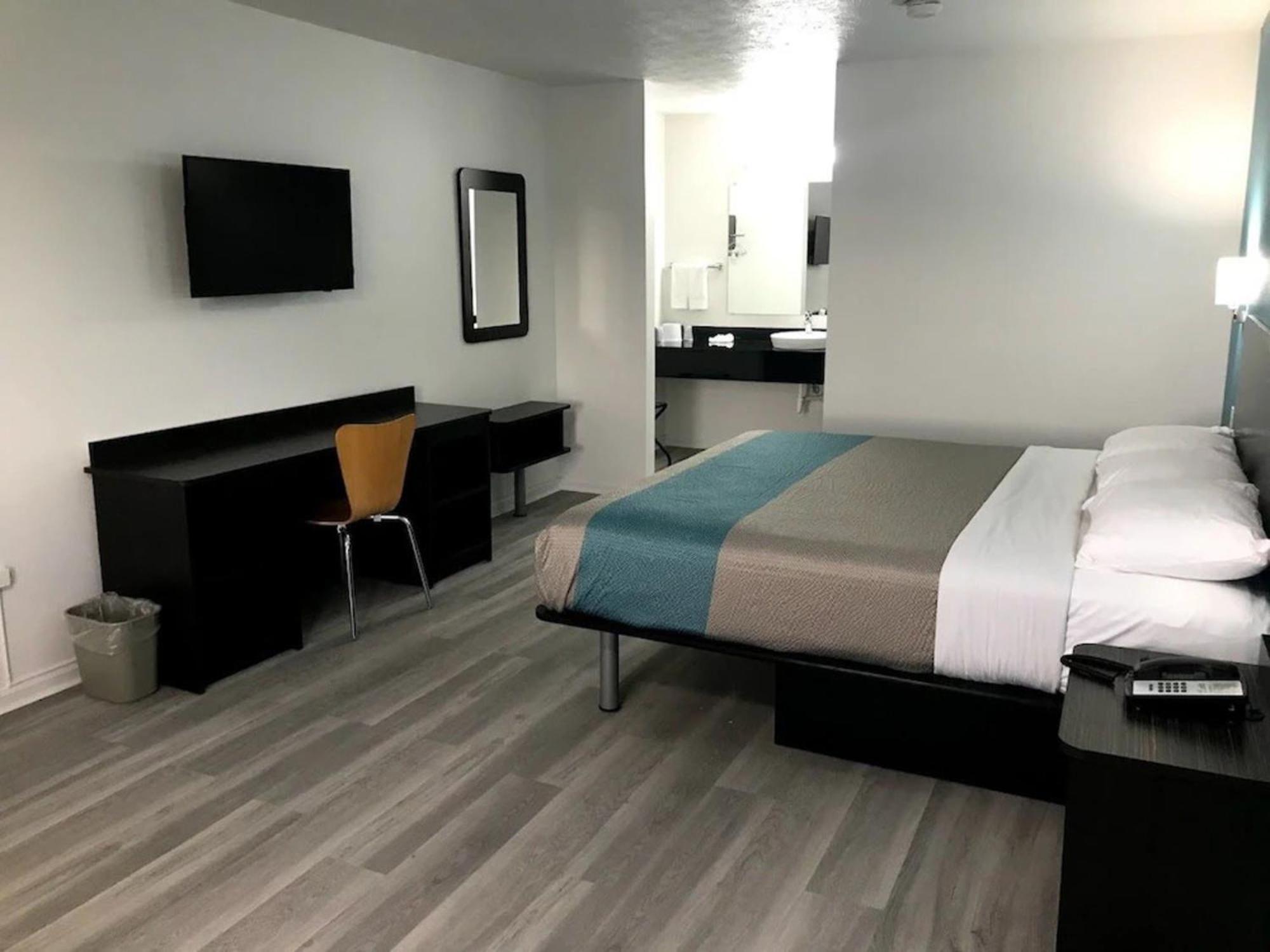 Motel 6-Metropolis, Il Kültér fotó