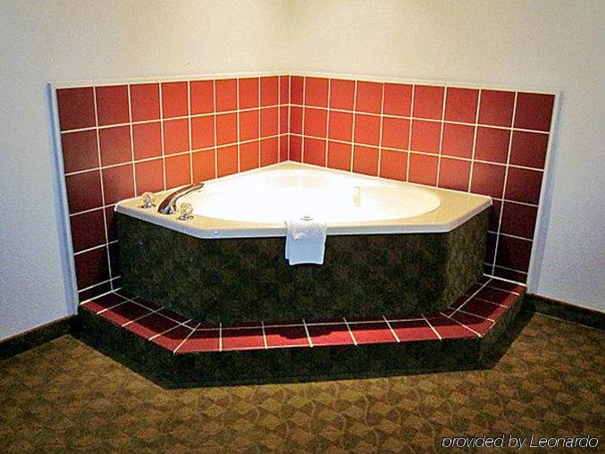 Motel 6-Metropolis, Il Kültér fotó
